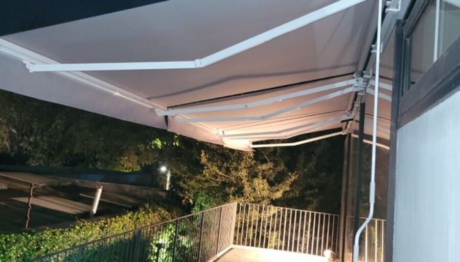 Toldos Proyectantes — cortina a medida instalada, Winsol Santiago